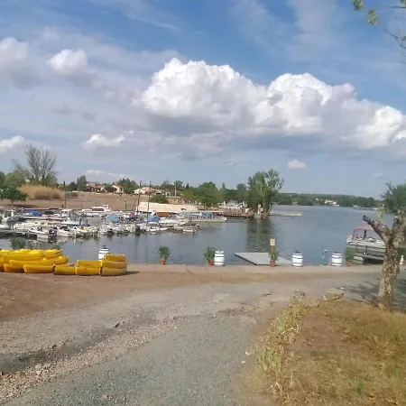 Maison Aigueleze Au Bord Du Tarn Casa de Férias *