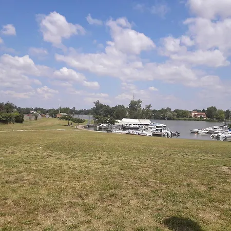 Casa de Férias Maison Aigueleze Au Bord Du Tarn